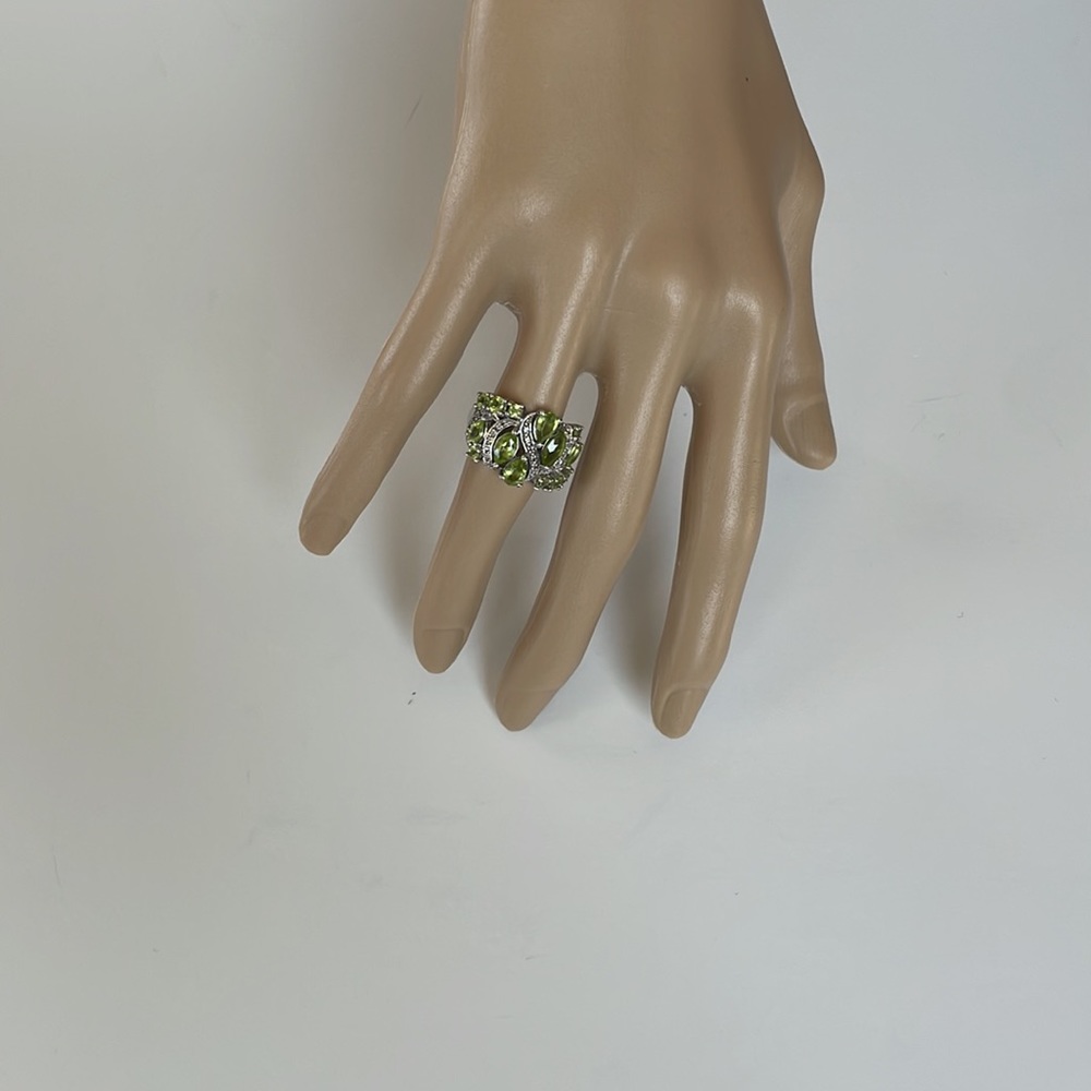 Green Manchurian Peridot 3.45 ctw - Picture 3 of 6